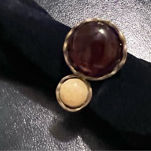 Gemstone ring